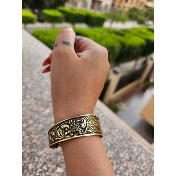 Handmade Goddess Isis Bangle – Black & Gold Brass, Lotus Symbol - Picture 3 of 3